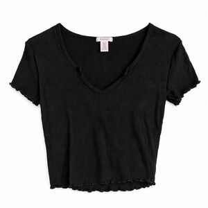 Bozzolo Black Ribbed V-Neck Lettuce-Edge Crop Top